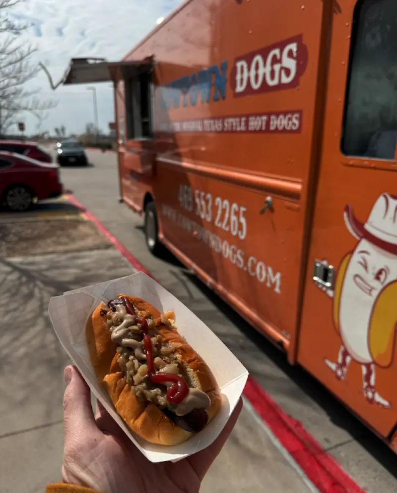 Cowtown Dogs food truck