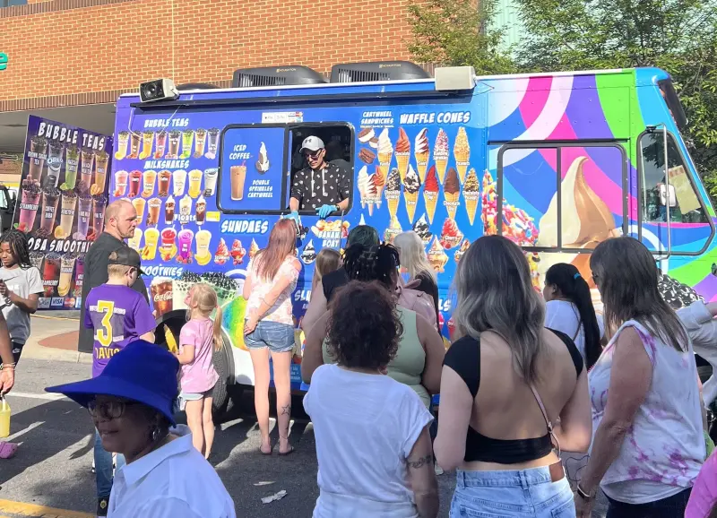 Frosty Softy food truck