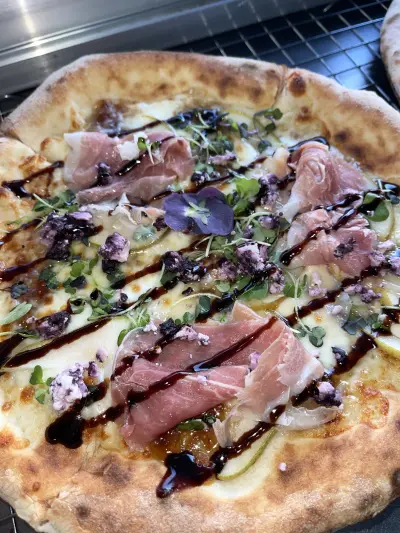 Fig, Pear & Prosciutto (10")