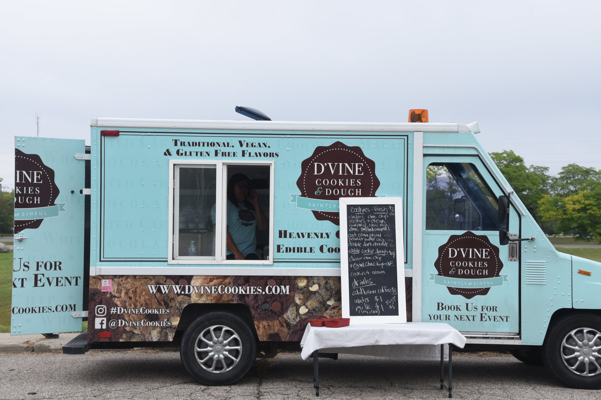 D'VINE Cookies Food Truck