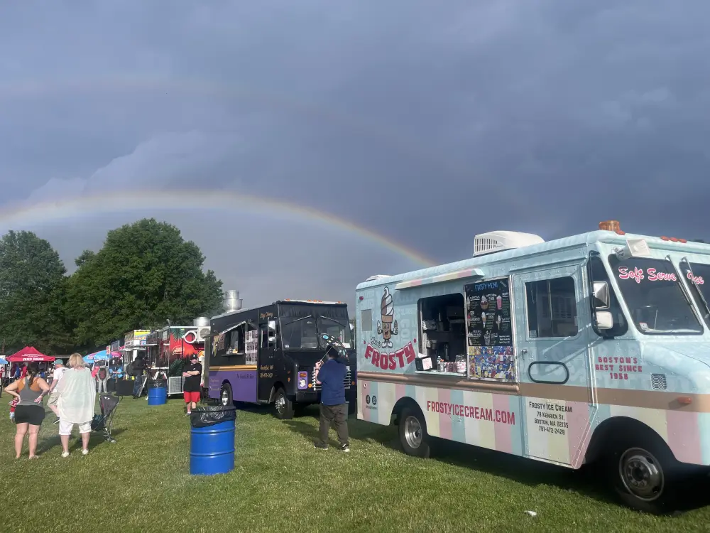Frosty Ice Cream LLC Truck Image