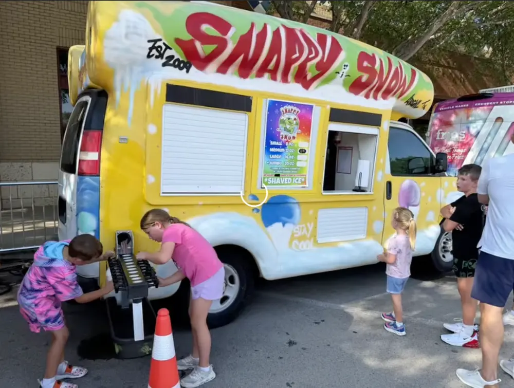 Snappy Snow Food Truck