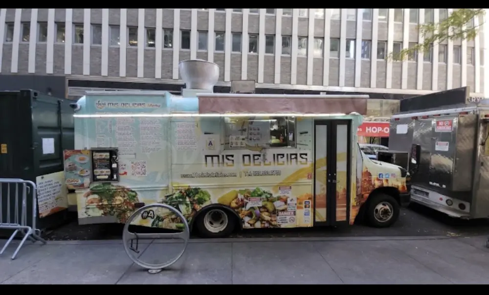 Thai Mis Delicias . Flatiron Truck Image